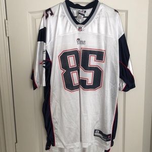 Aaron Hernandez jersey